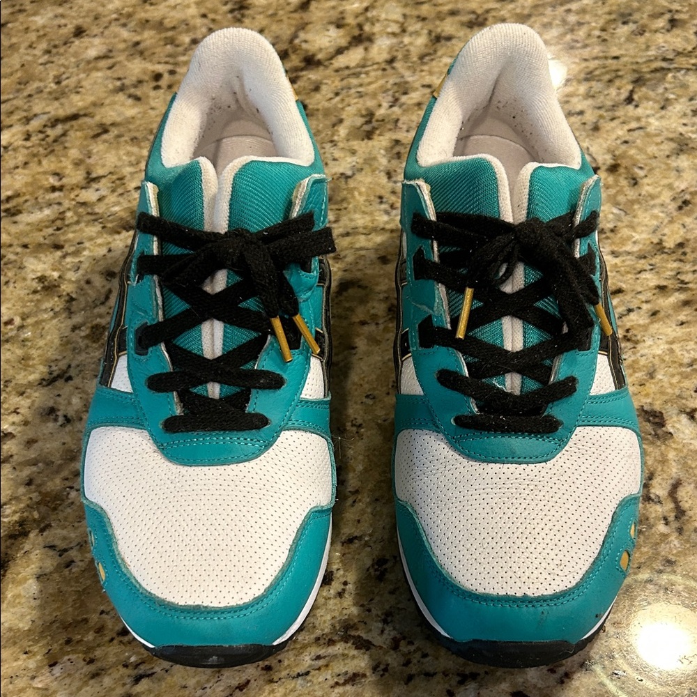 Teal and White Athletic Sneakers - Lightweight Comfort